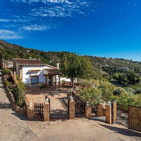 Amazing Home In Frigiliana With Kitchen Exteriör bild